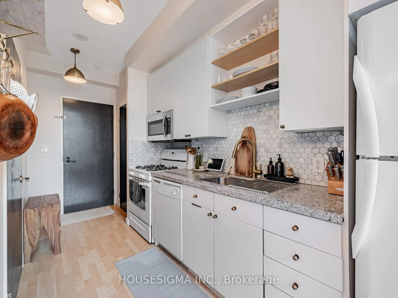 Photo 5 of Unit 514, 1 Shaw Street, Toronto, Niagara — HOMEH
