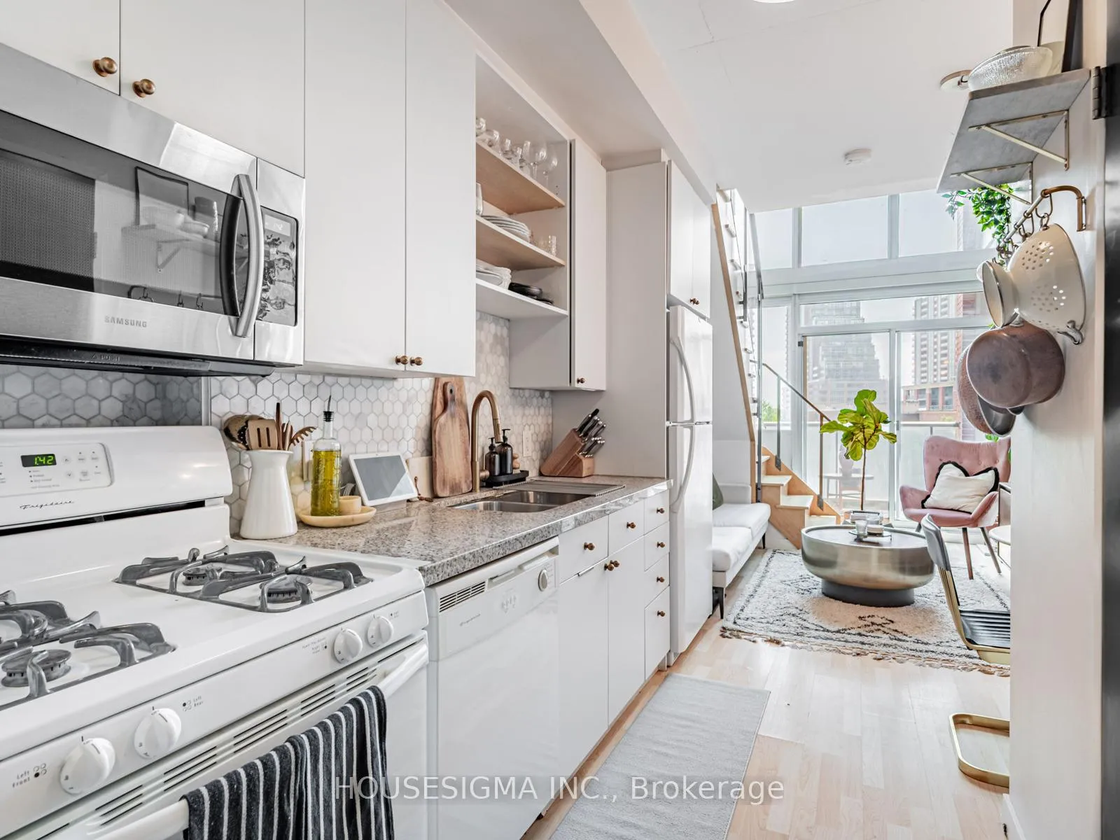 Photo 6 of Unit 514, 1 Shaw Street, Toronto, Niagara — HOMEH