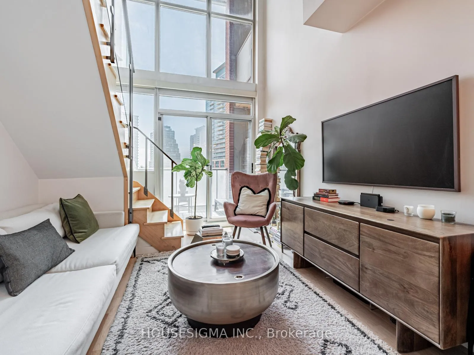Photo 10 of Unit 514, 1 Shaw Street, Toronto, Niagara — HOMEH