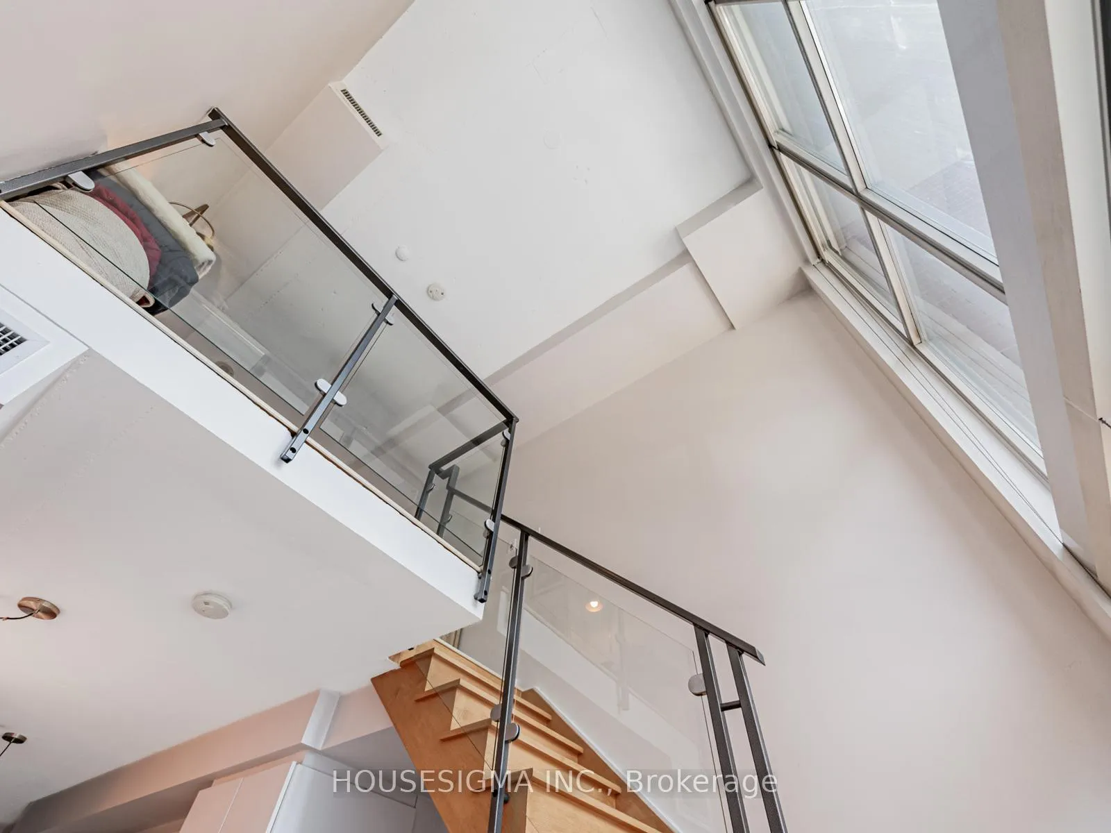Photo 15 of Unit 514, 1 Shaw Street, Toronto, Niagara — HOMEH