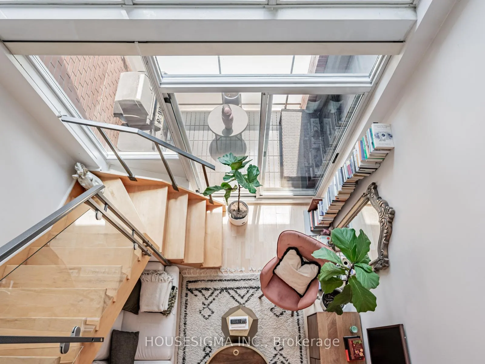 Photo 16 of Unit 514, 1 Shaw Street, Toronto, Niagara — HOMEH
