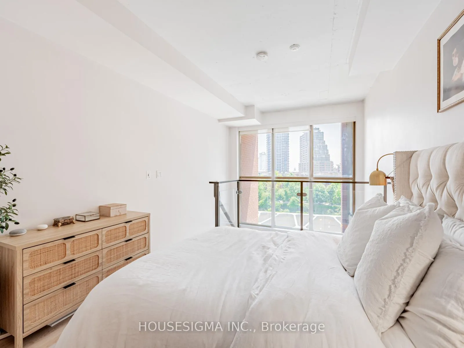 Photo 19 of Unit 514, 1 Shaw Street, Toronto, Niagara — HOMEH