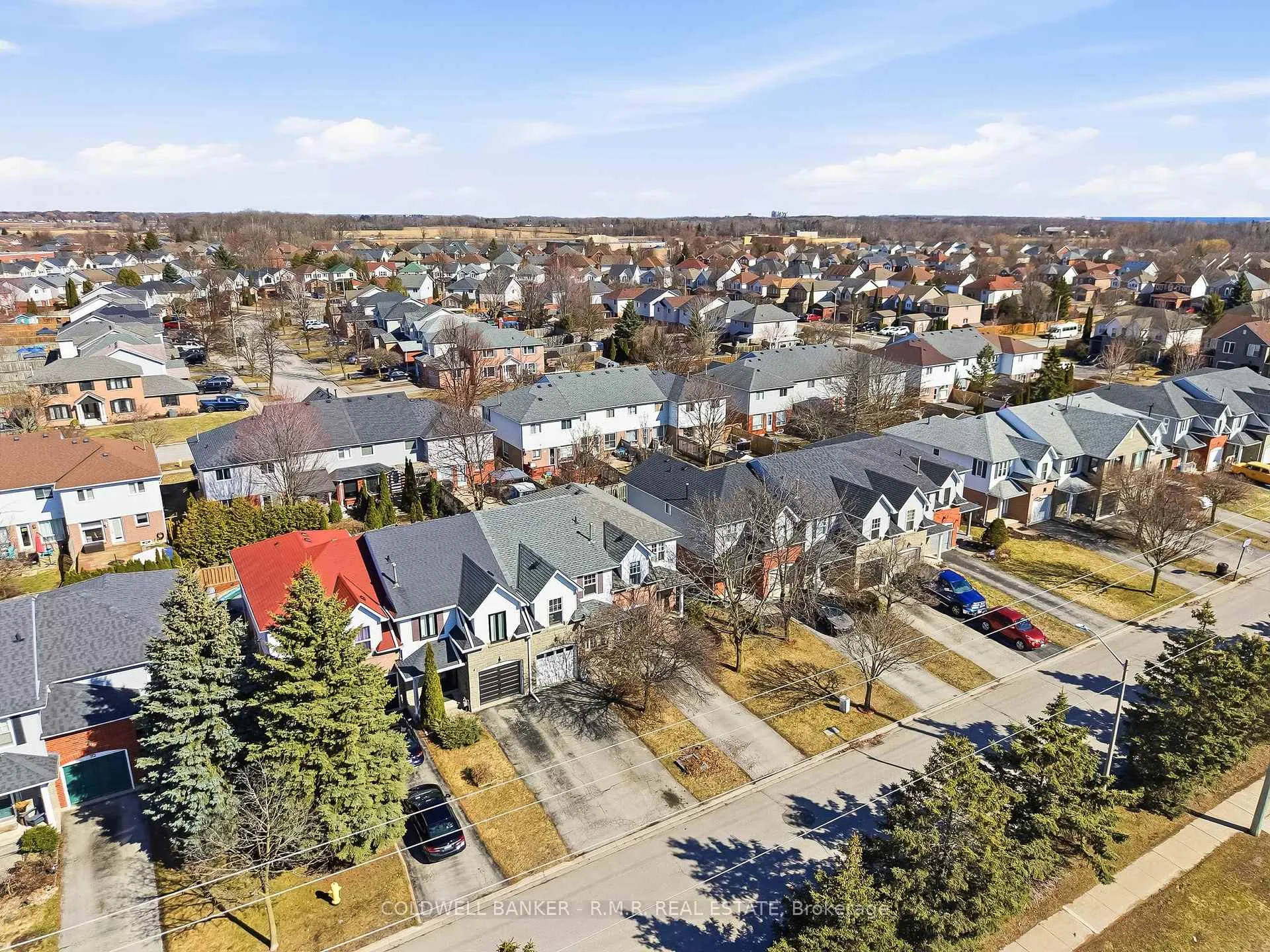 Photo 7 of 105 Brownstone Crescent, Clarington, Courtice — HOMEH
