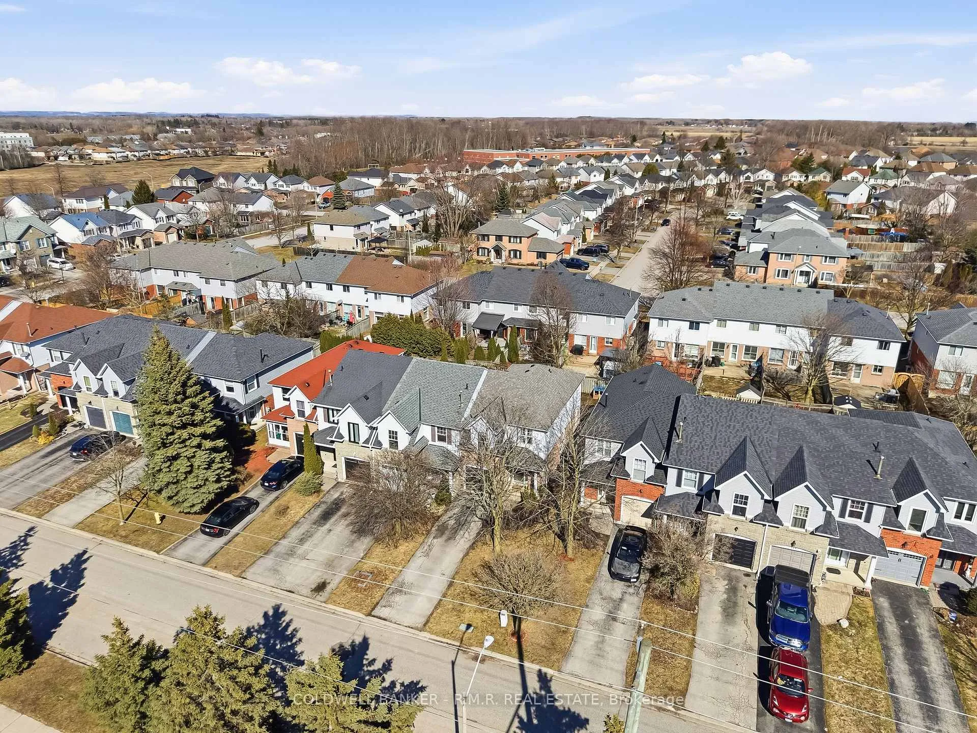Photo 9 of 105 Brownstone Crescent, Clarington, Courtice — HOMEH