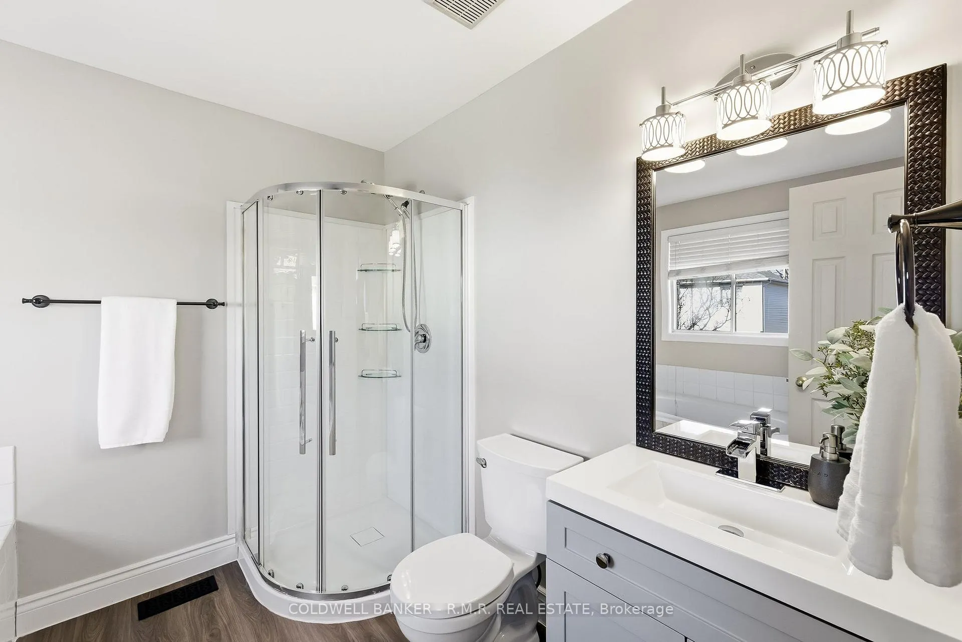 Photo 31 of 105 Brownstone Crescent, Clarington, Courtice — HOMEH