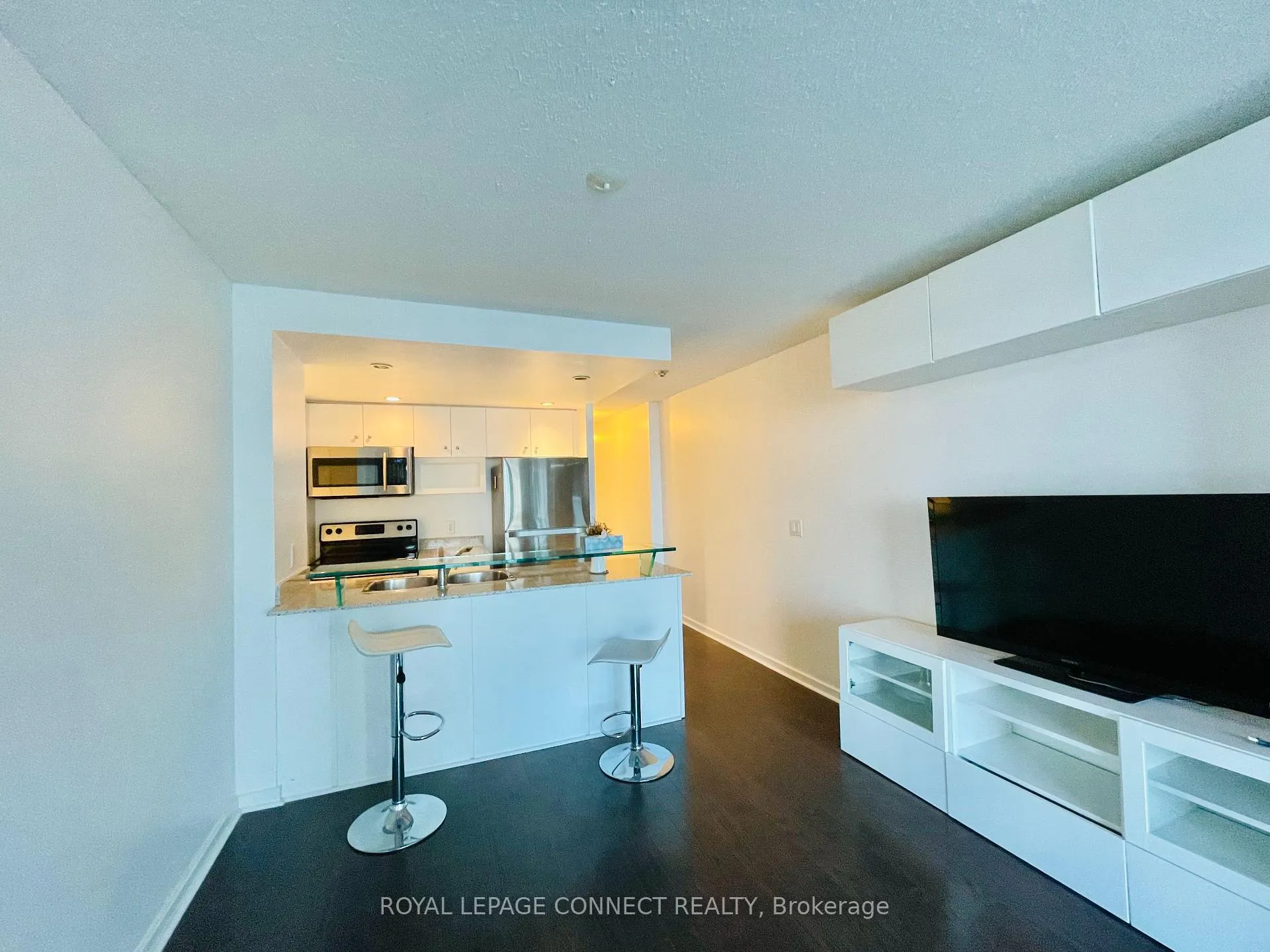 Photo 6 of Unit 1906, 208 Queens Quay W, Toronto, Waterfront Communities — HOMEH