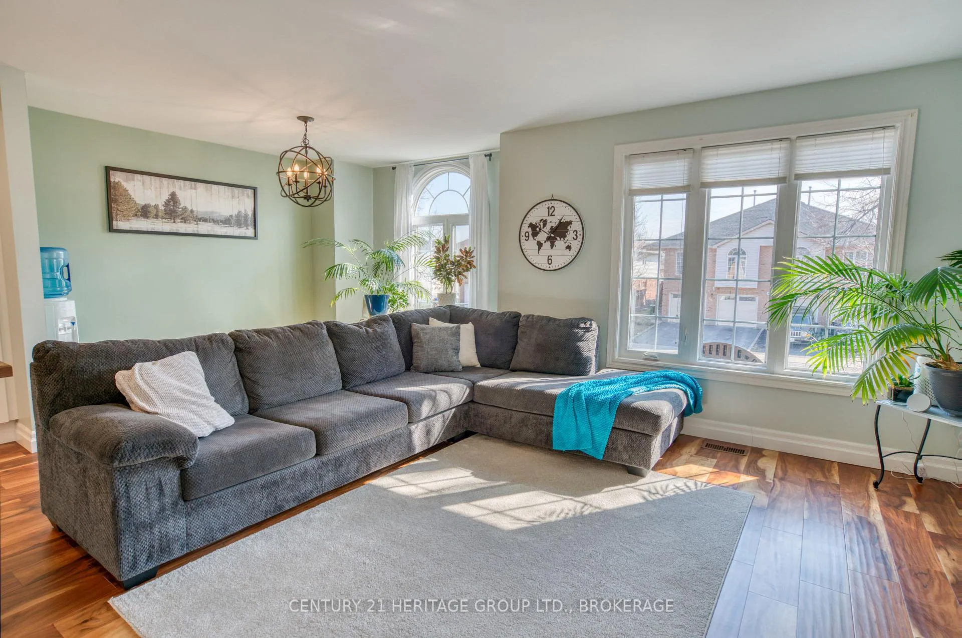 Photo 6 of 654 Barnsley Crescent, Kingston, City Southwest — HOMEH