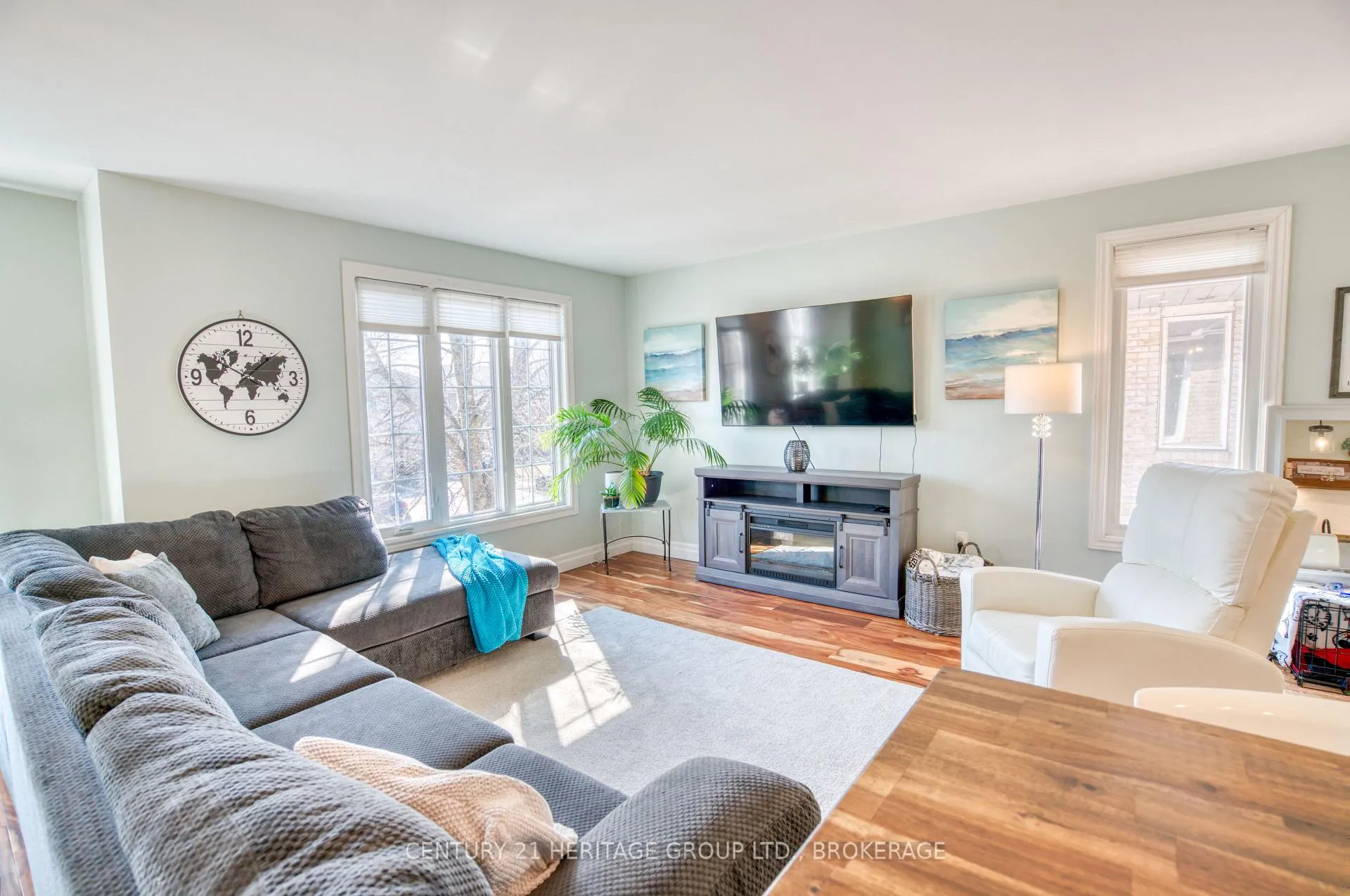 Photo 16 of 654 Barnsley Crescent, Kingston, City Southwest — HOMEH