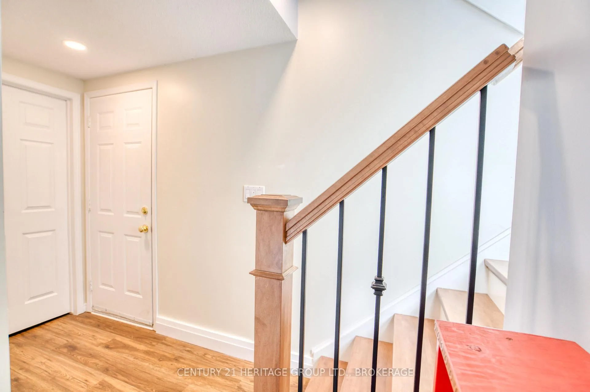 Photo 36 of 654 Barnsley Crescent, Kingston, City Southwest — HOMEH