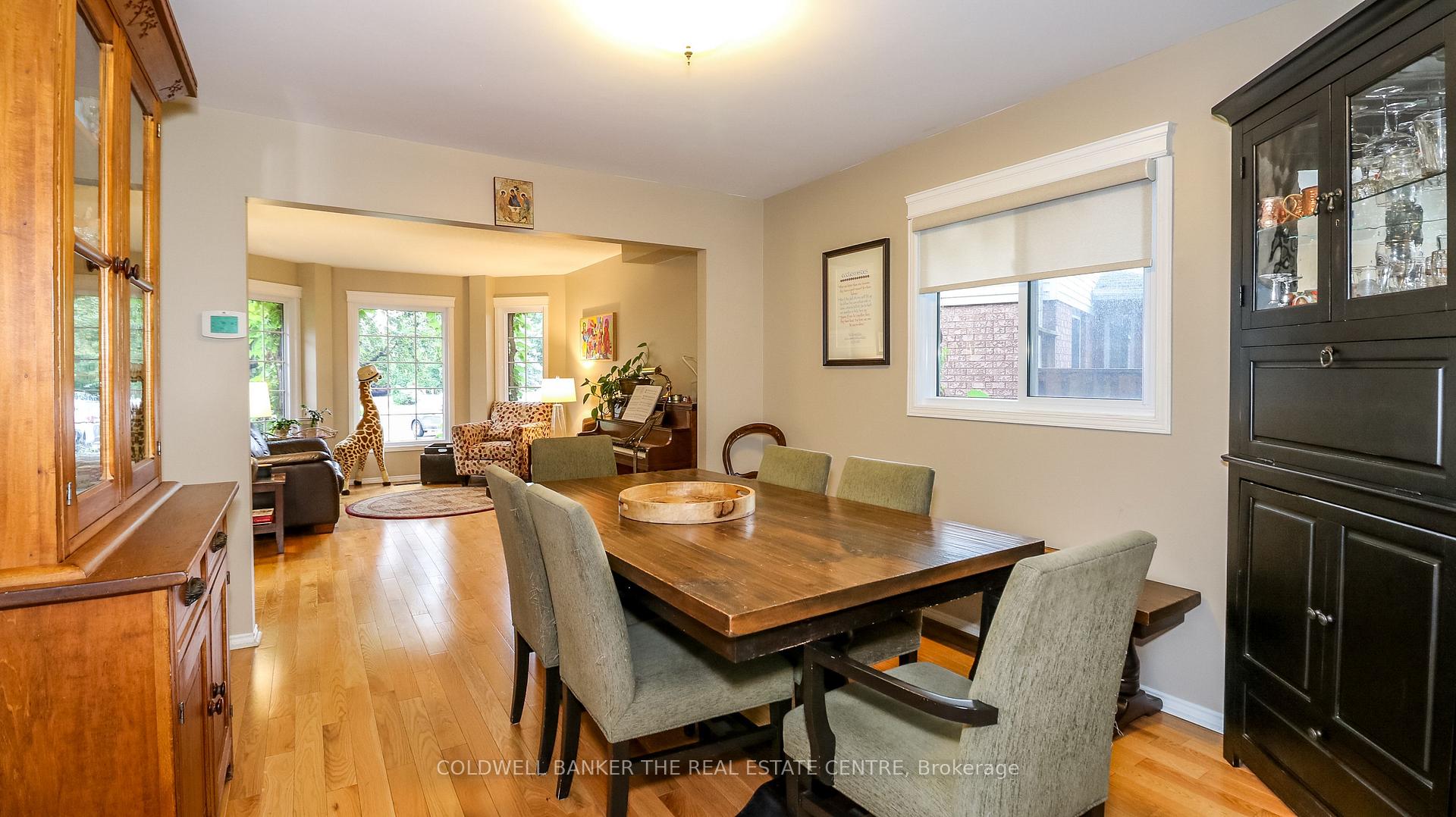 Photo 14 of 12 Gordon Court, Barrie, West Bayfield — HOMEH