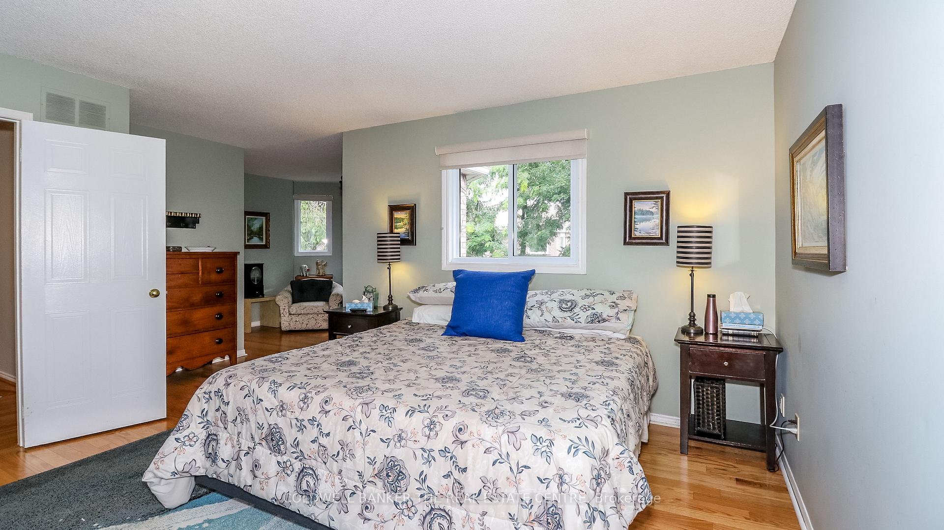 Photo 28 of 12 Gordon Court, Barrie, West Bayfield — HOMEH