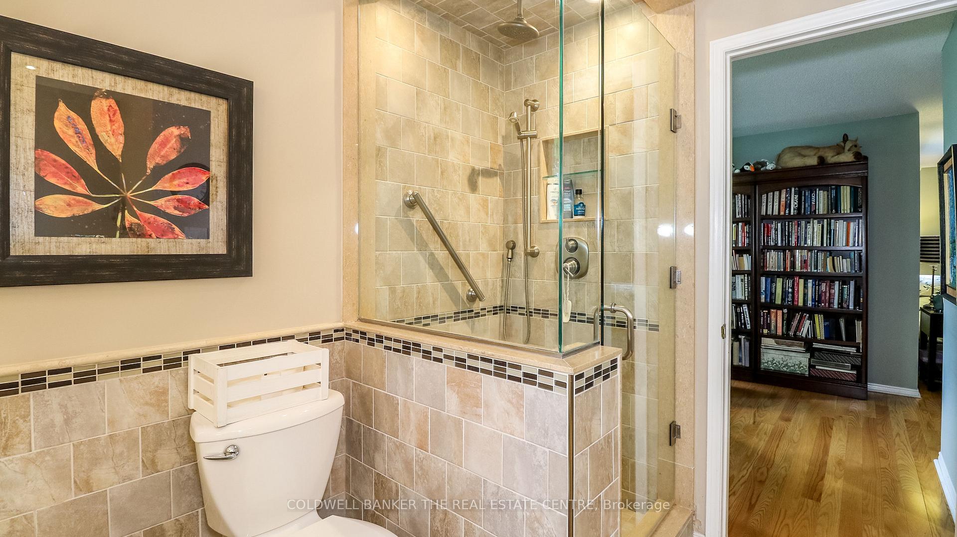 Photo 32 of 12 Gordon Court, Barrie, West Bayfield — HOMEH