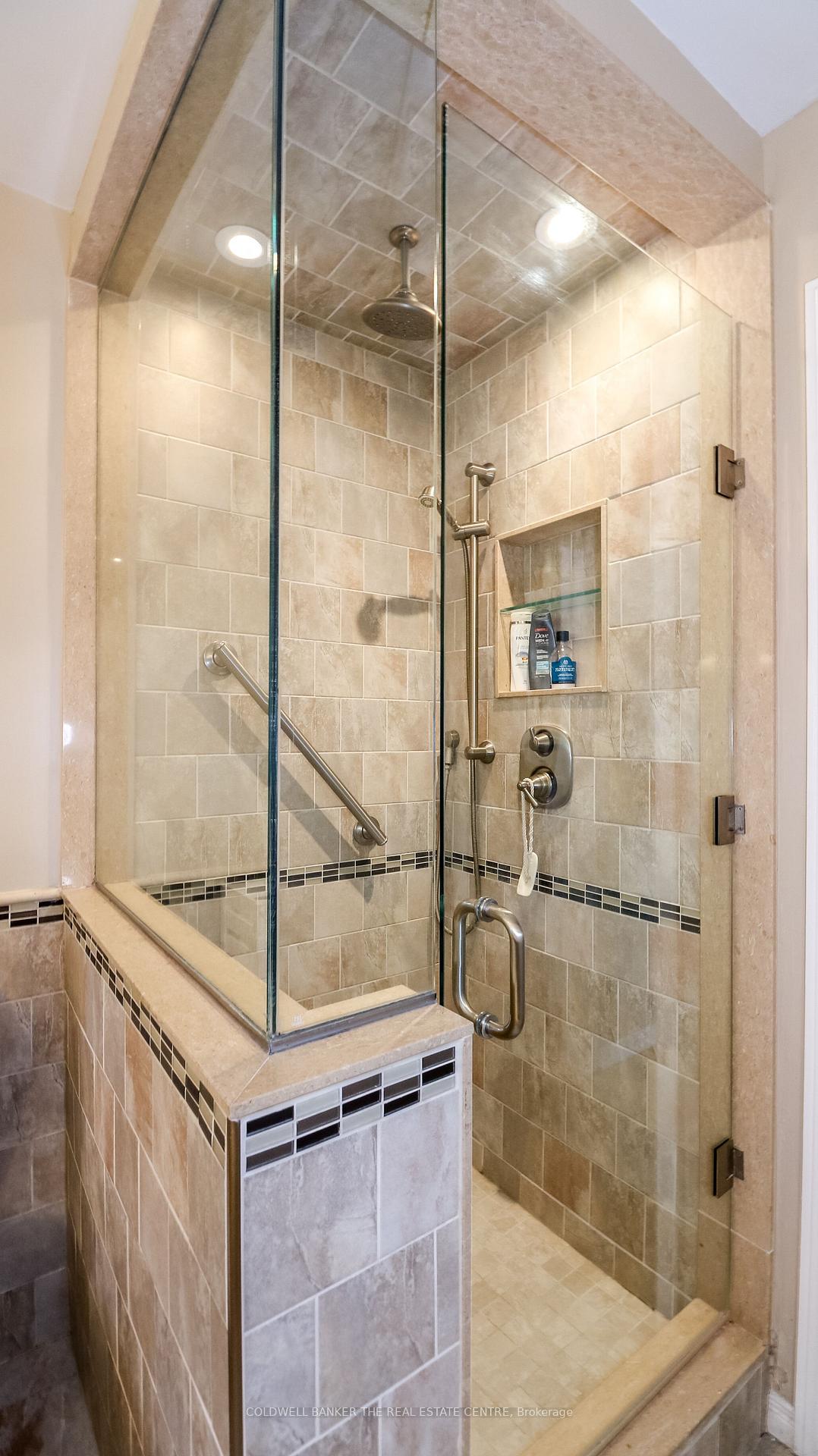 Photo 34 of 12 Gordon Court, Barrie, West Bayfield — HOMEH