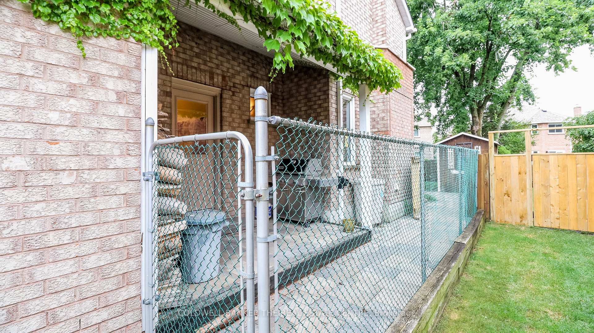 Photo 41 of 12 Gordon Court, Barrie, West Bayfield — HOMEH