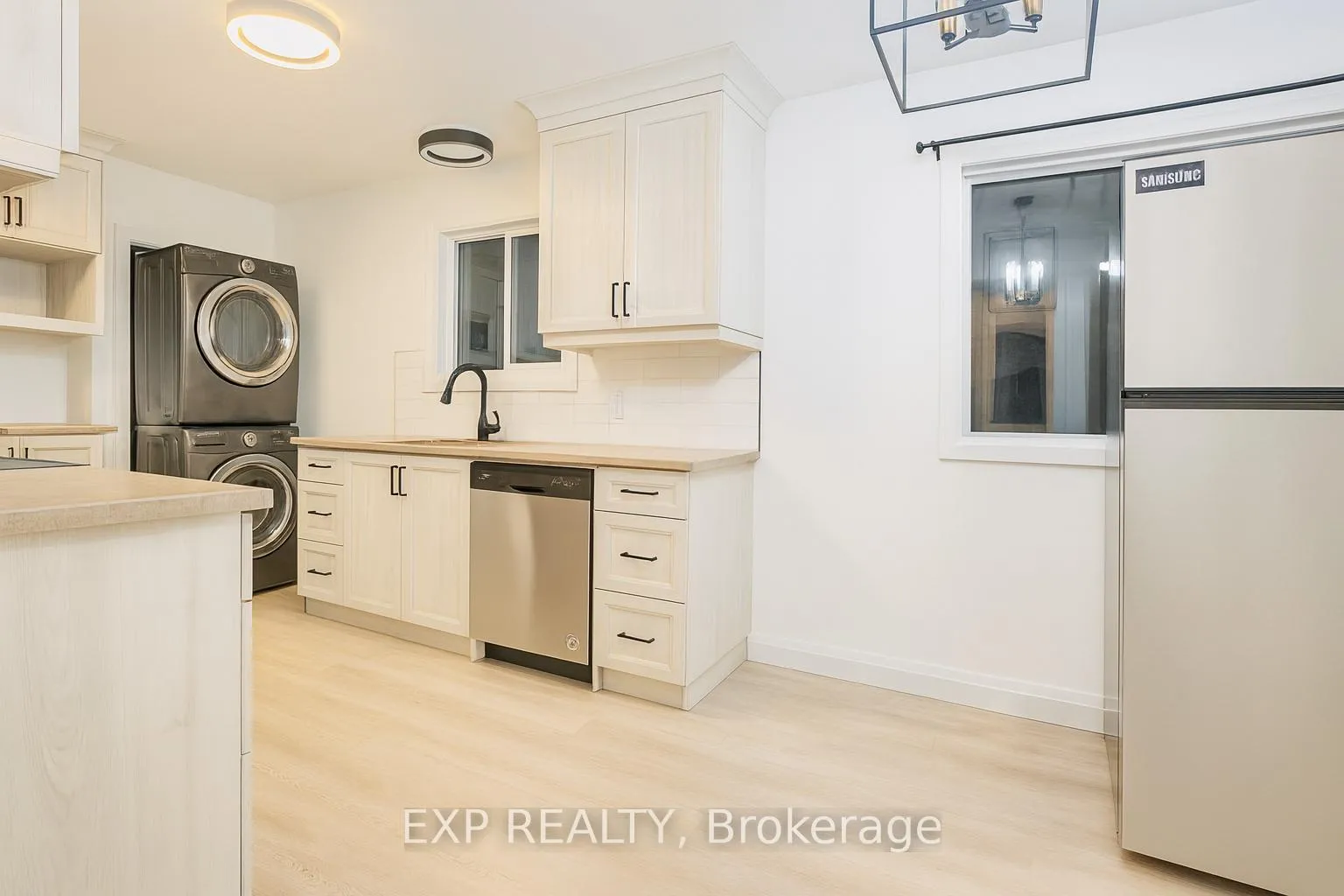 Photo 5 of Unit Upper, 62 Harold Avenue, Kitchener — HOMEH