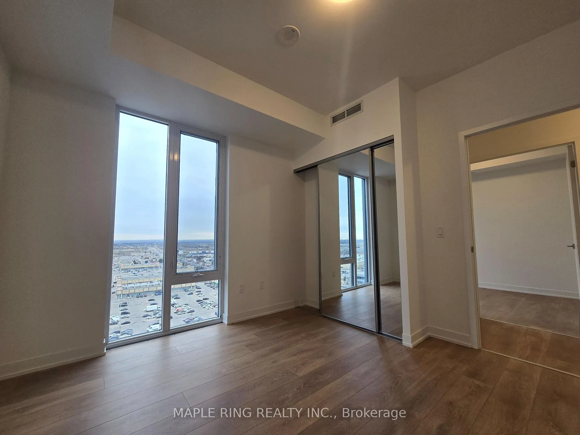 Photo 2 of Unit 1613, 10 Abeja Street, Vaughan, Concord — HOMEH