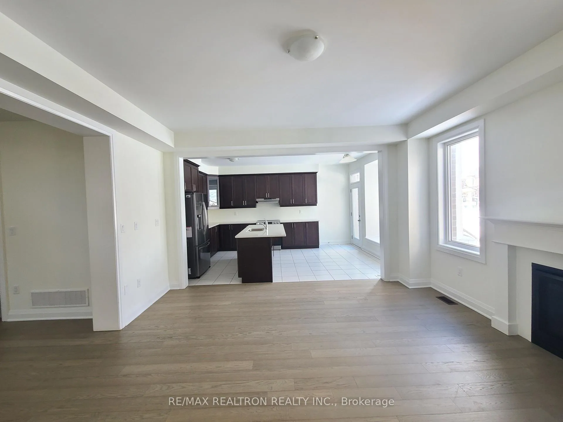 Photo 6 of 3246 Chimney Swift Crescent, Pickering, Rural Pickering — HOMEH