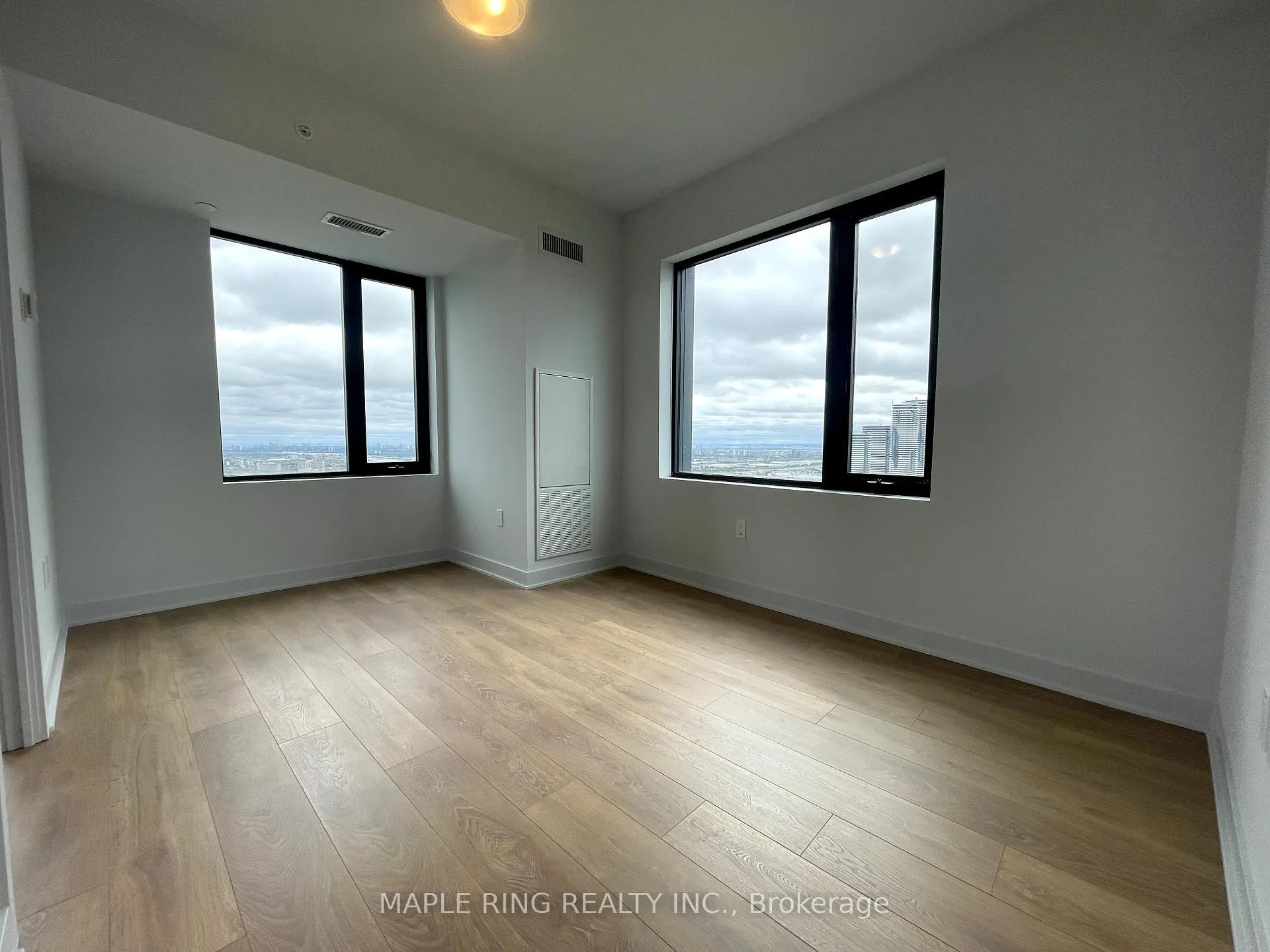 Photo 1 of Unit 3805, 2920 Highway 7 Road, Vaughan, Concord — HOMEH
