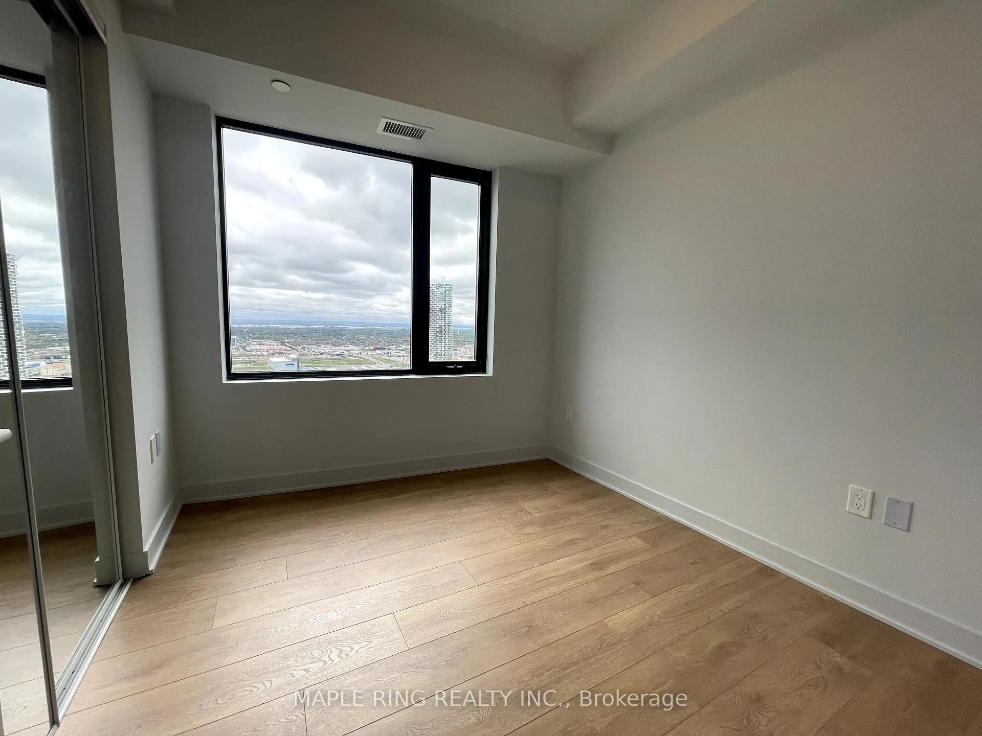 Photo 8 of Unit 3805, 2920 Highway 7 Road, Vaughan, Concord — HOMEH