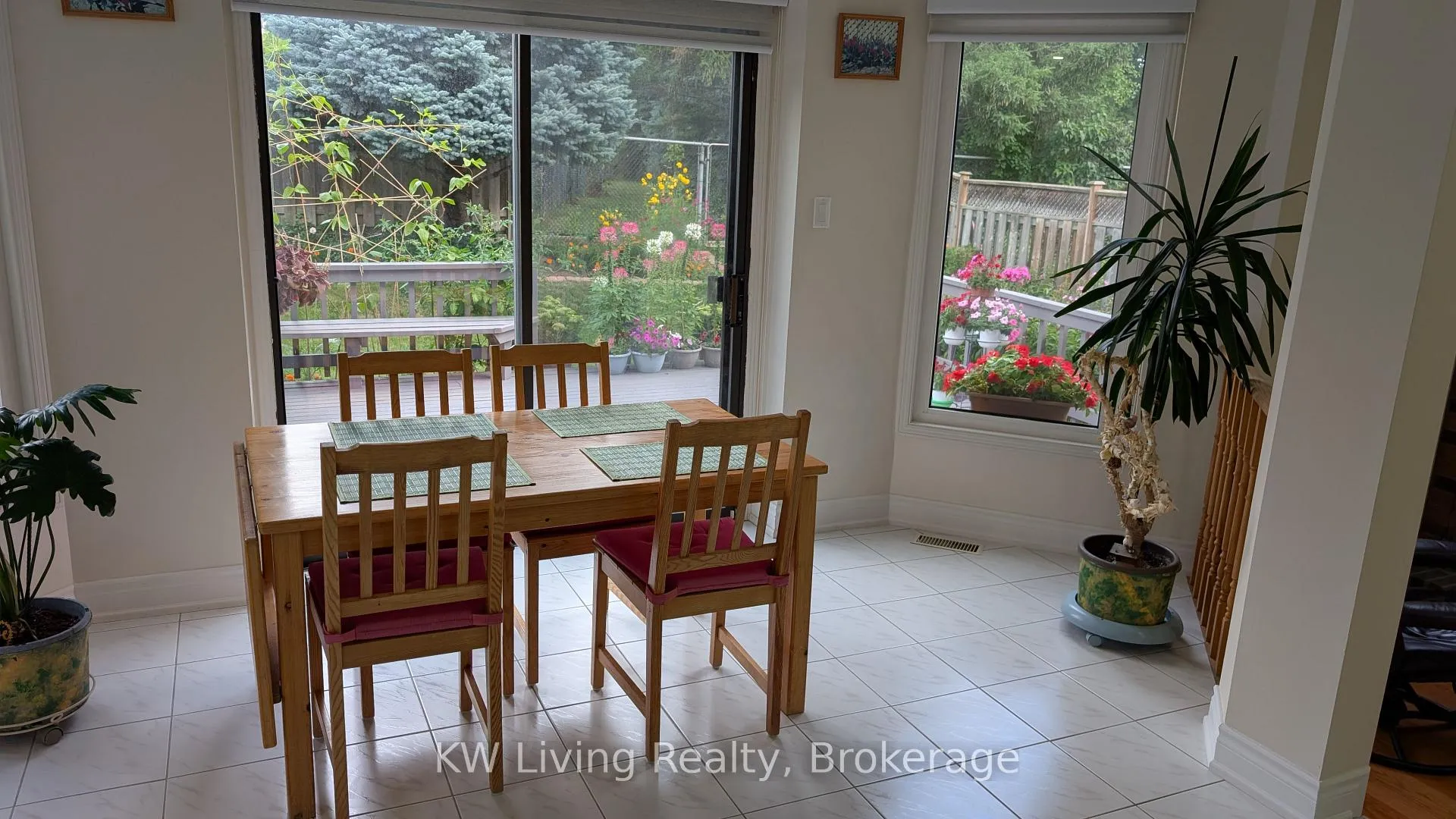 Photo 9 of 215 Hollingham Road, Markham, Unionville — HOMEH