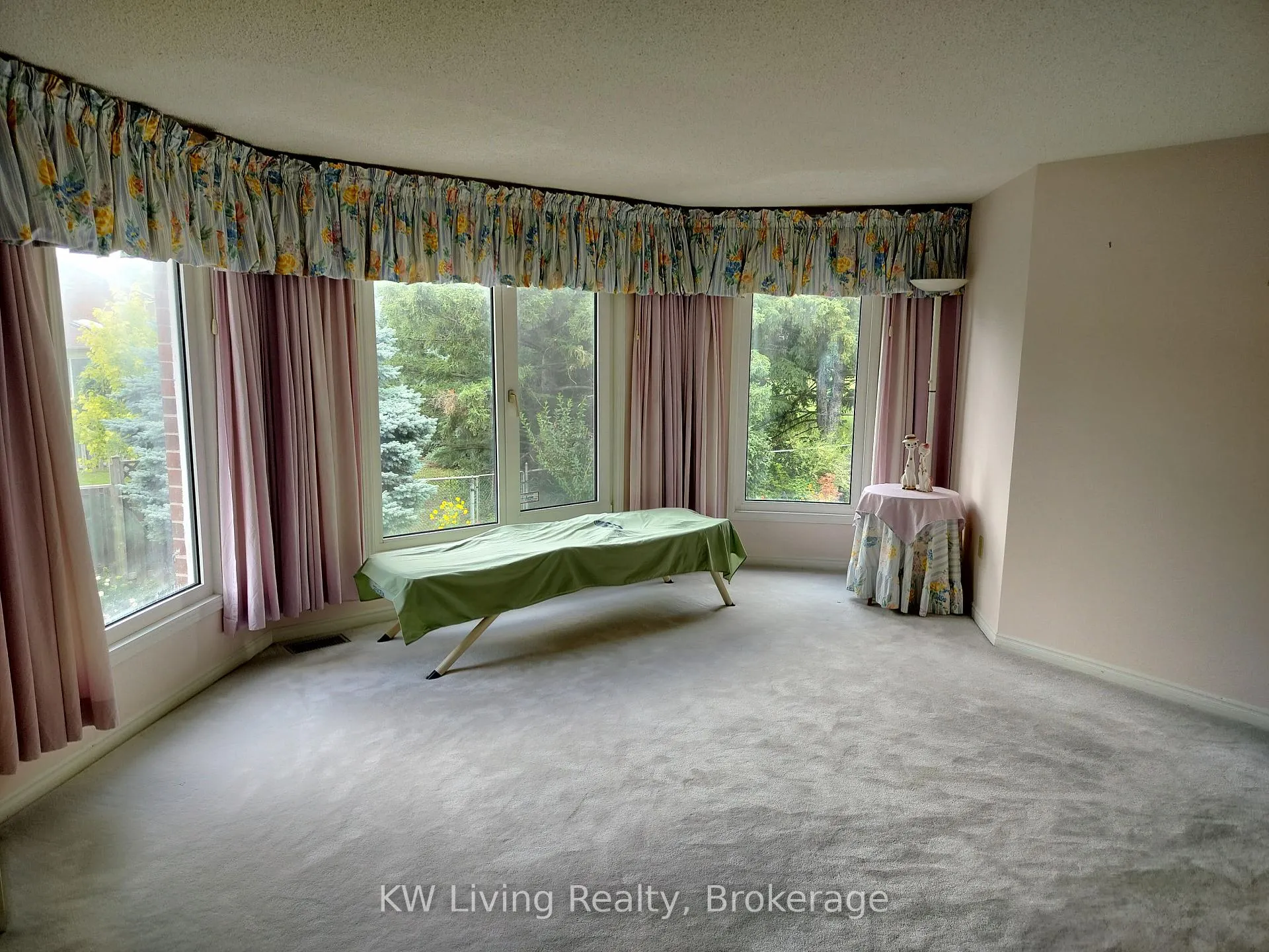 Photo 11 of 215 Hollingham Road, Markham, Unionville — HOMEH