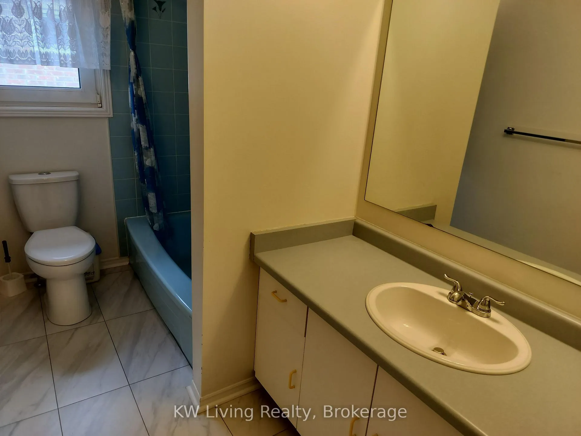 Photo 17 of 215 Hollingham Road, Markham, Unionville — HOMEH