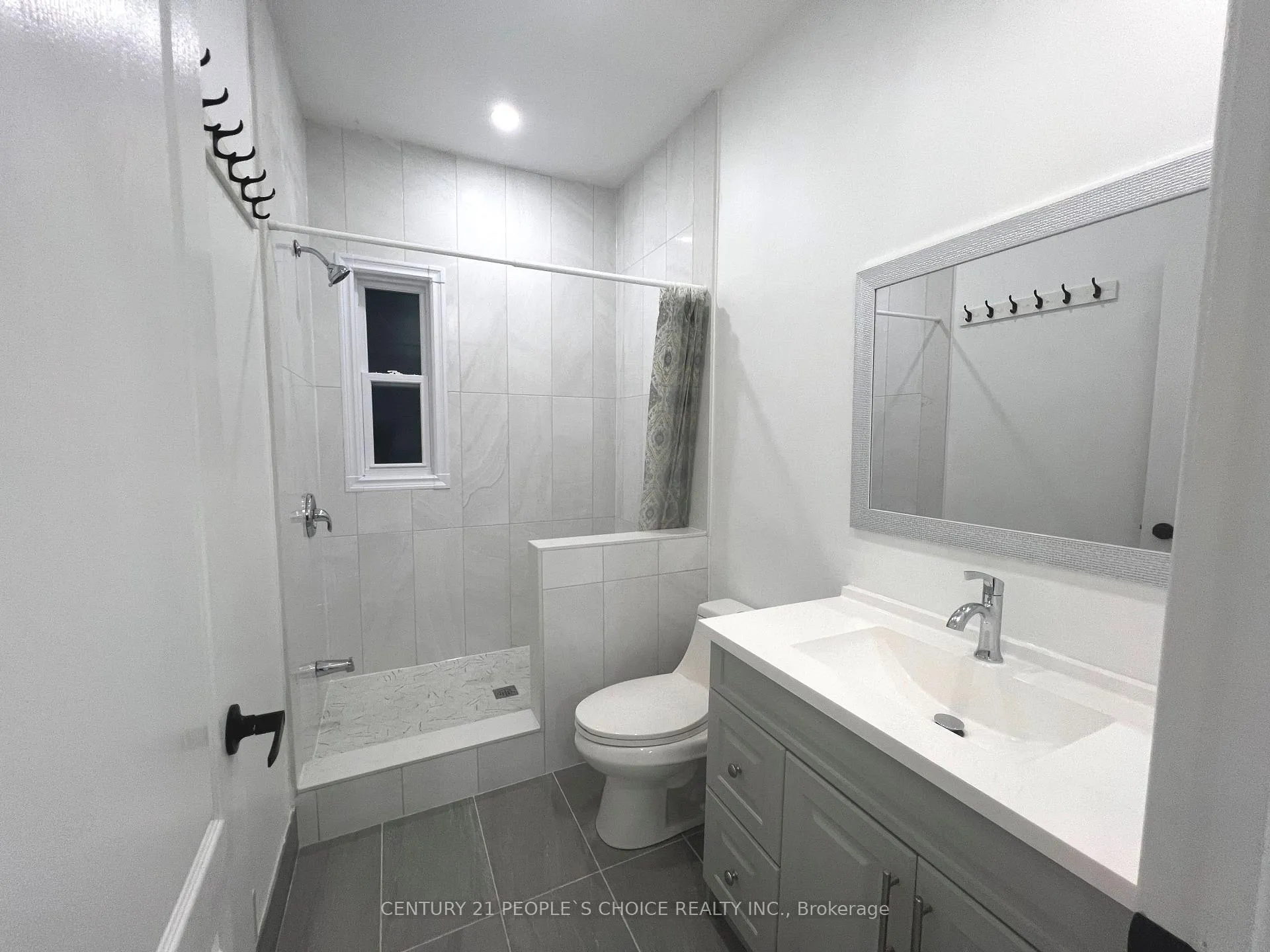 Photo 6 of 5640 Buchanan Avenue, Niagara Falls, Clifton Hill — HOMEH