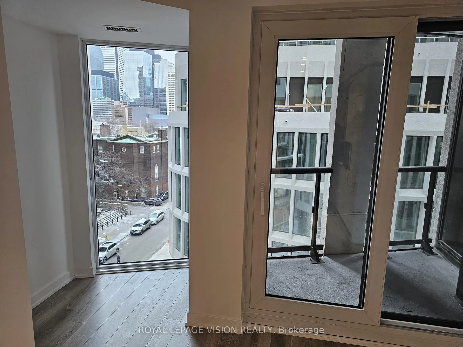 Photo 8 of Unit 504, 238 Simcoe Street, Toronto, Kensington-Chinatown — HOMEH