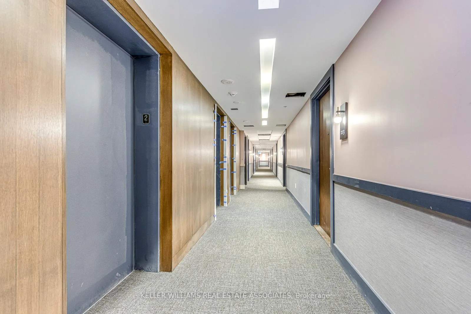 Photo 4 of Unit 209, 2782 Barton Street E, Hamilton, Riverdale — HOMEH