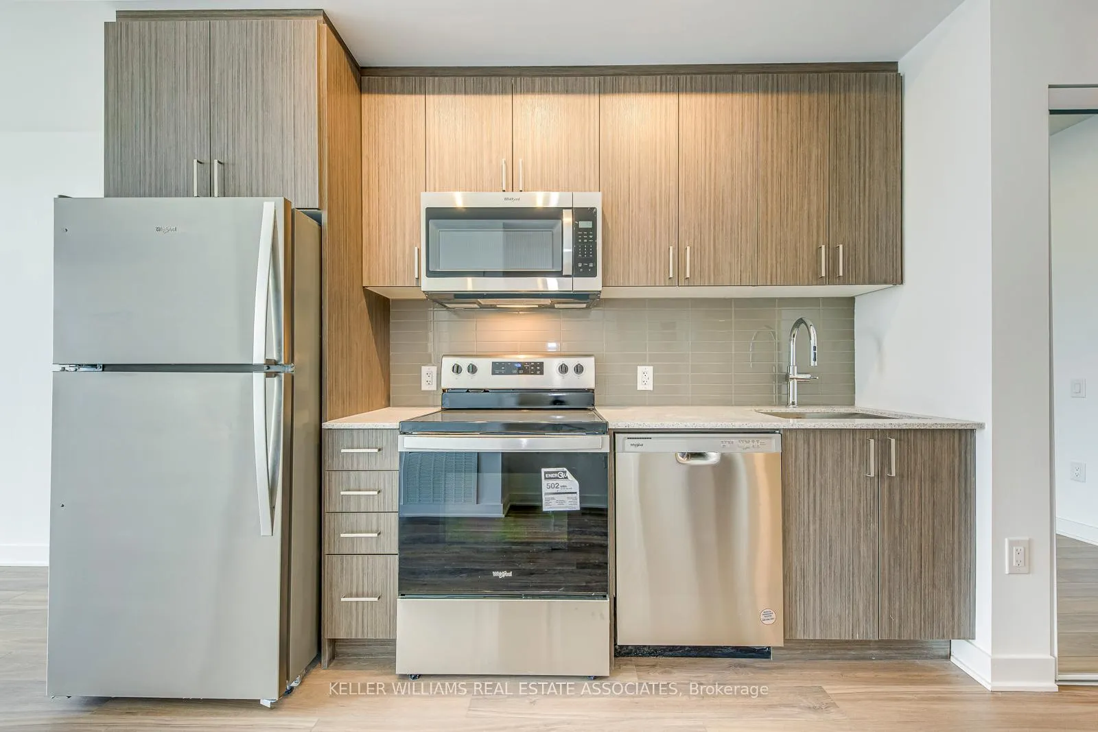 Photo 12 of Unit 209, 2782 Barton Street E, Hamilton, Riverdale — HOMEH
