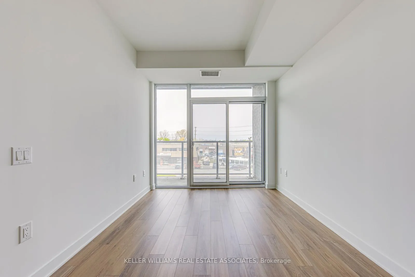 Photo 14 of Unit 209, 2782 Barton Street E, Hamilton, Riverdale — HOMEH