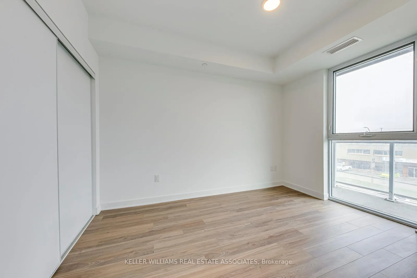Photo 19 of Unit 209, 2782 Barton Street E, Hamilton, Riverdale — HOMEH