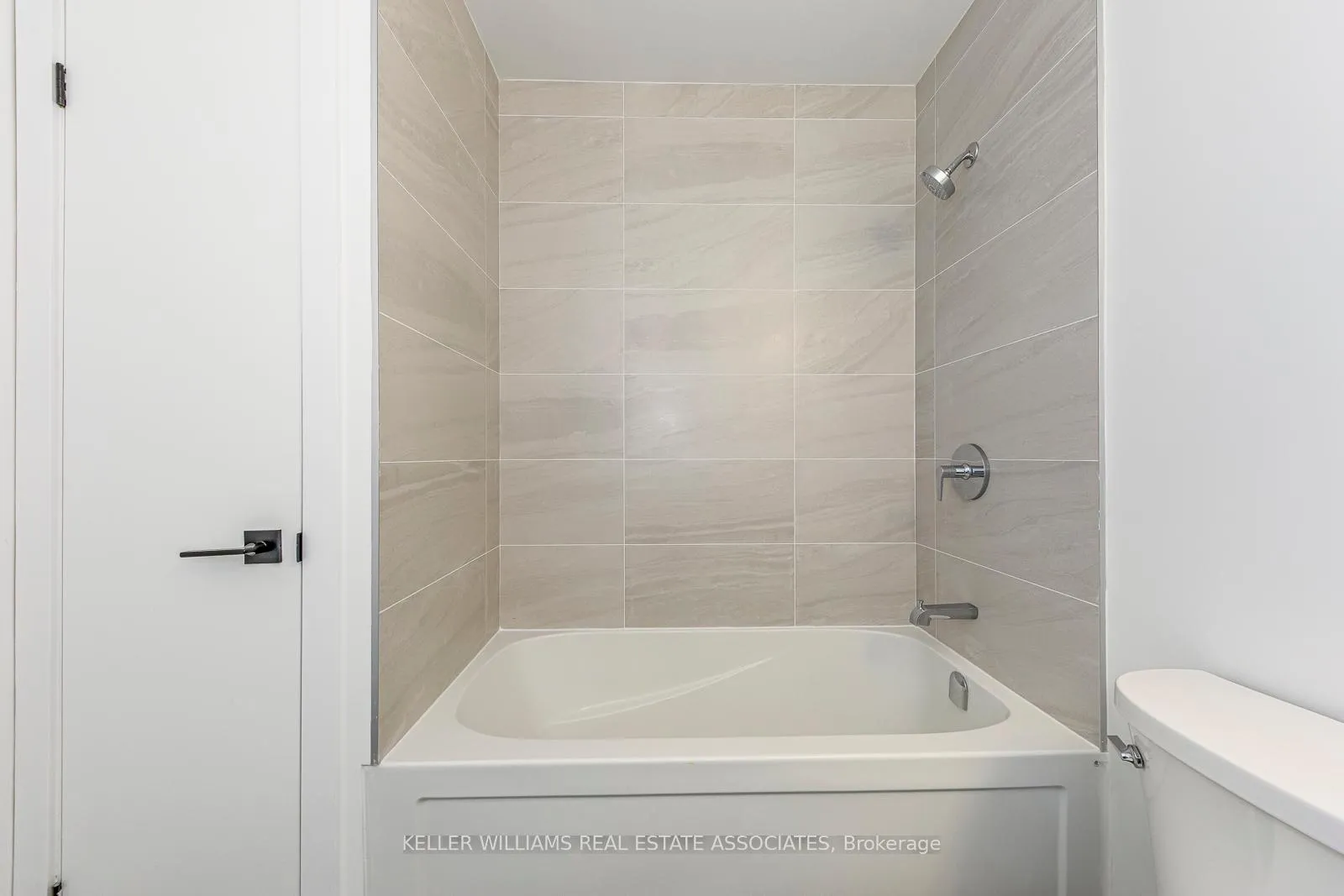 Photo 23 of Unit 209, 2782 Barton Street E, Hamilton, Riverdale — HOMEH