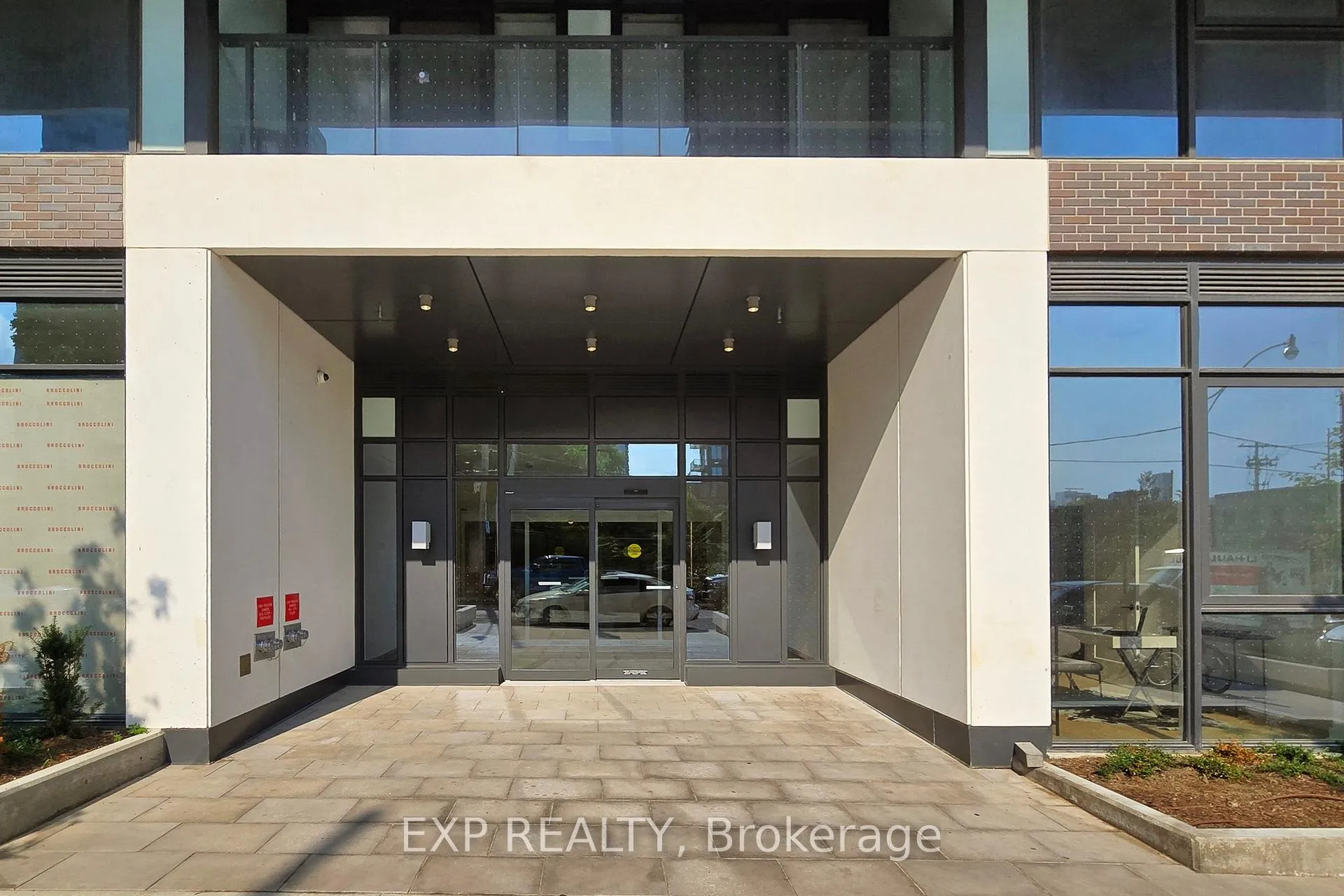 Photo 3 of Unit 501, 5 Defries Street, Toronto, Regent Park — HOMEH