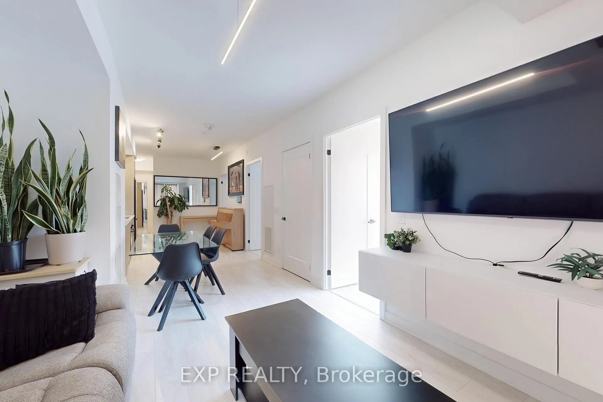 Photo 6 of Unit 501, 5 Defries Street, Toronto, Regent Park — HOMEH