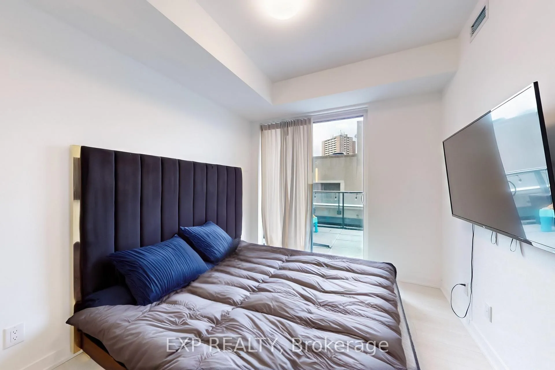Photo 16 of Unit 501, 5 Defries Street, Toronto, Regent Park — HOMEH