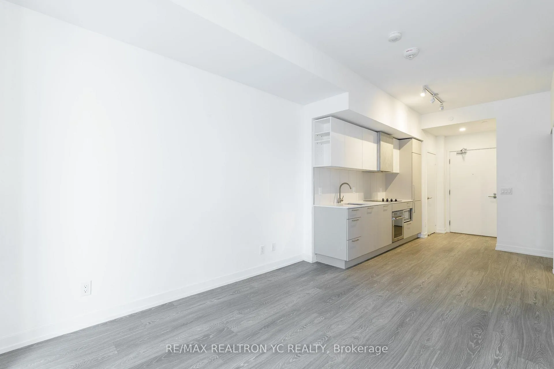 Photo 2 of Unit 1102, 19 Western Battery Road, Toronto, Niagara — HOMEH