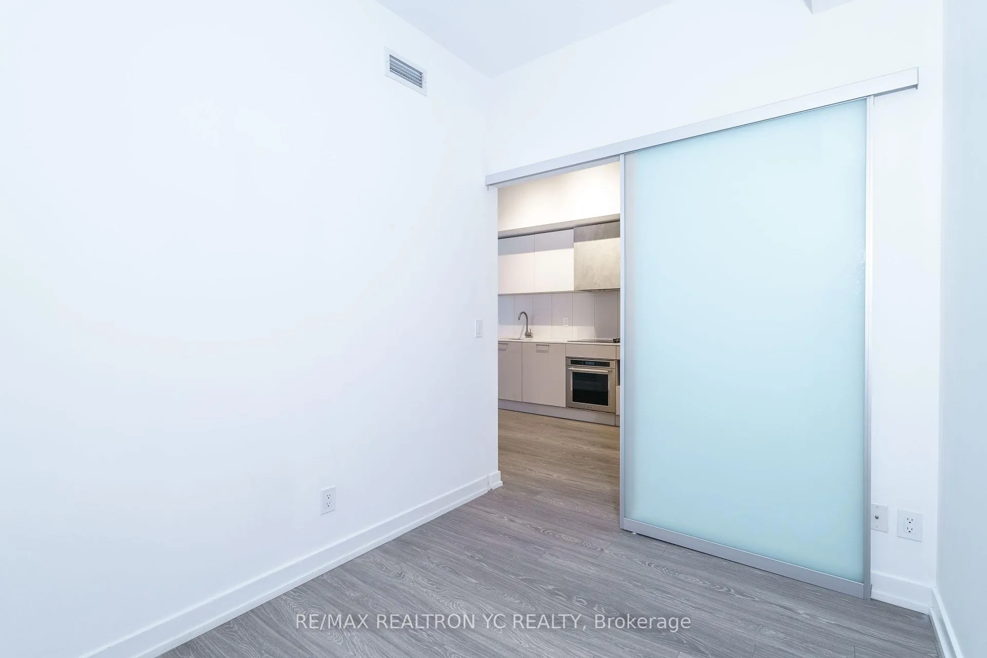 Photo 7 of Unit 1102, 19 Western Battery Road, Toronto, Niagara — HOMEH