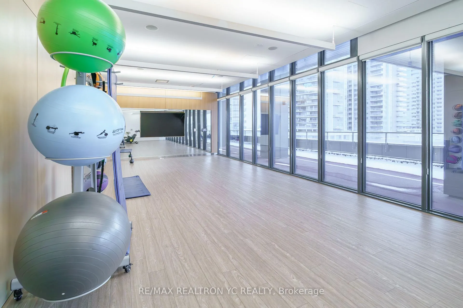 Photo 21 of Unit 1102, 19 Western Battery Road, Toronto, Niagara — HOMEH