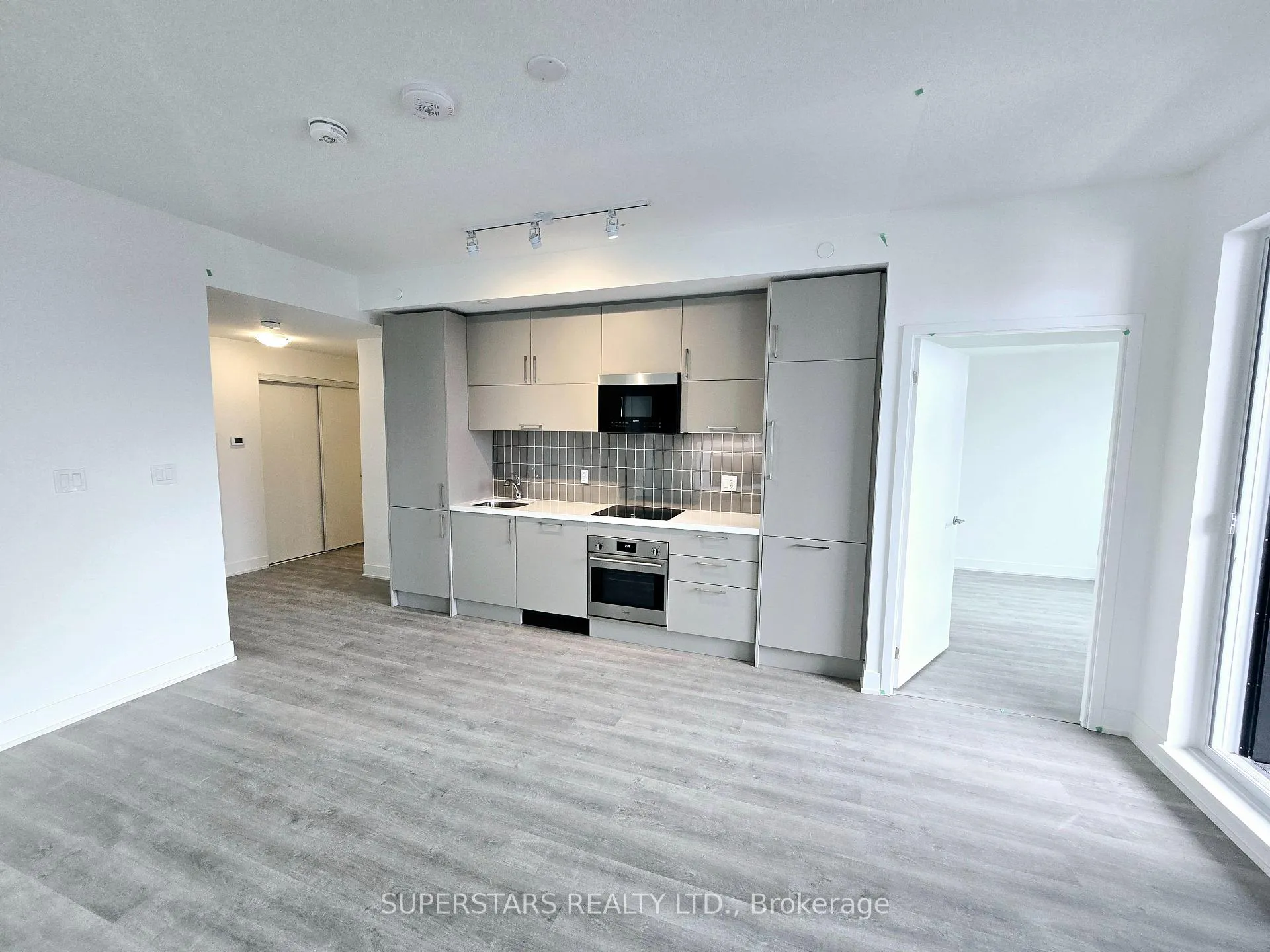 Photo 8 of Unit 1902, 38 Andre de Grasse Street, Markham, Unionville — HOMEH
