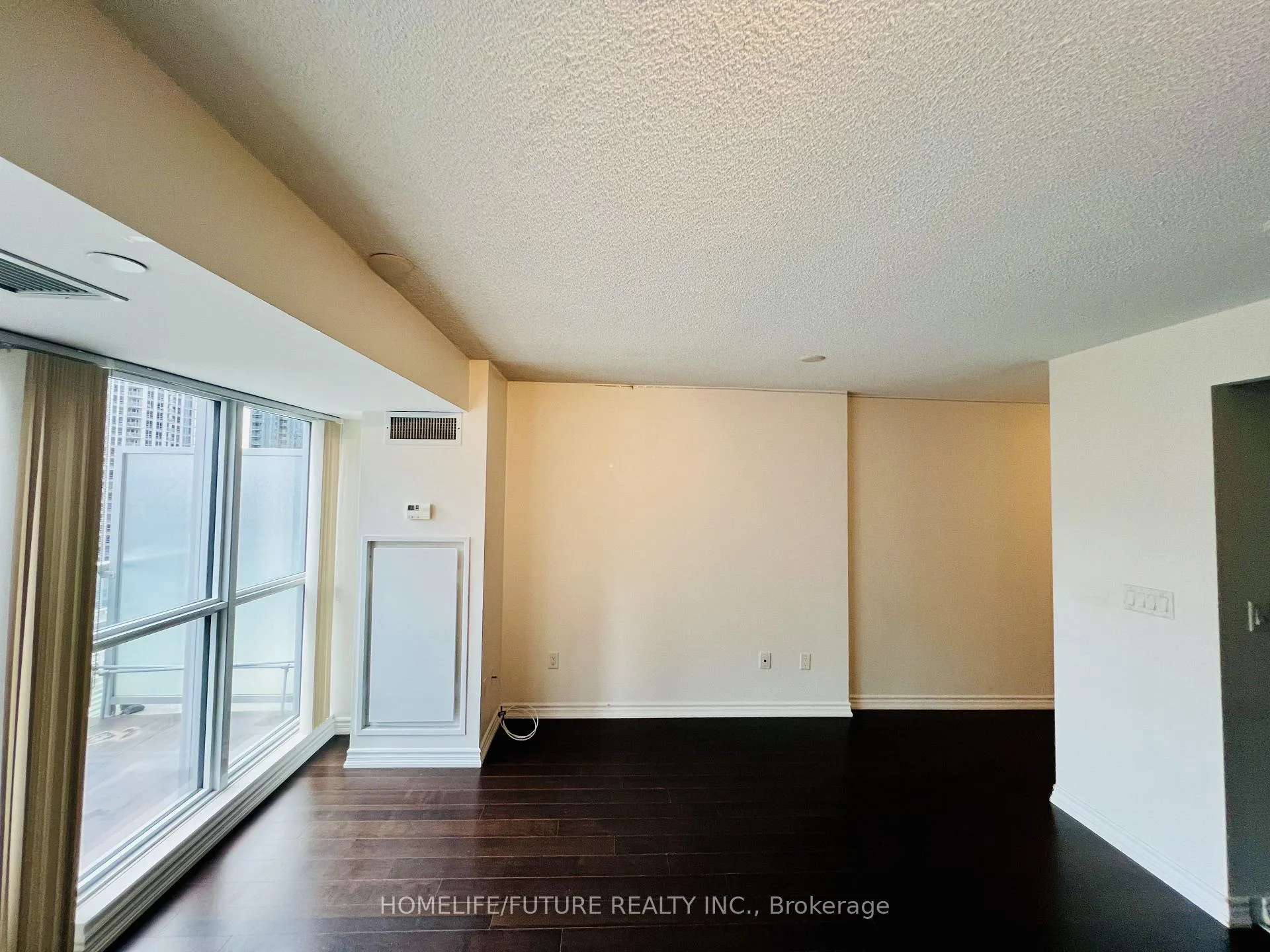 Photo 5 of Unit 1118, 386 Yonge Street, Toronto, Bay Street Corridor — HOMEH