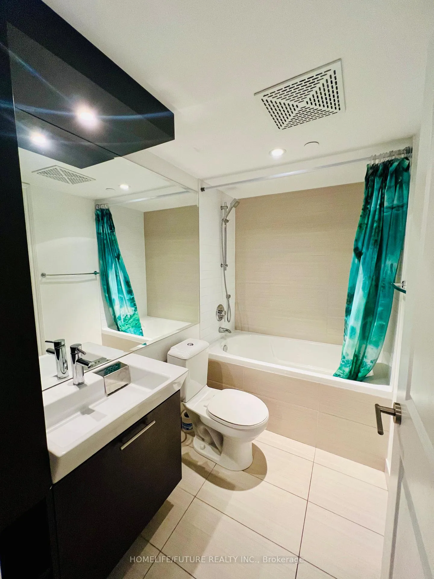 Photo 9 of Unit 1118, 386 Yonge Street, Toronto, Bay Street Corridor — HOMEH