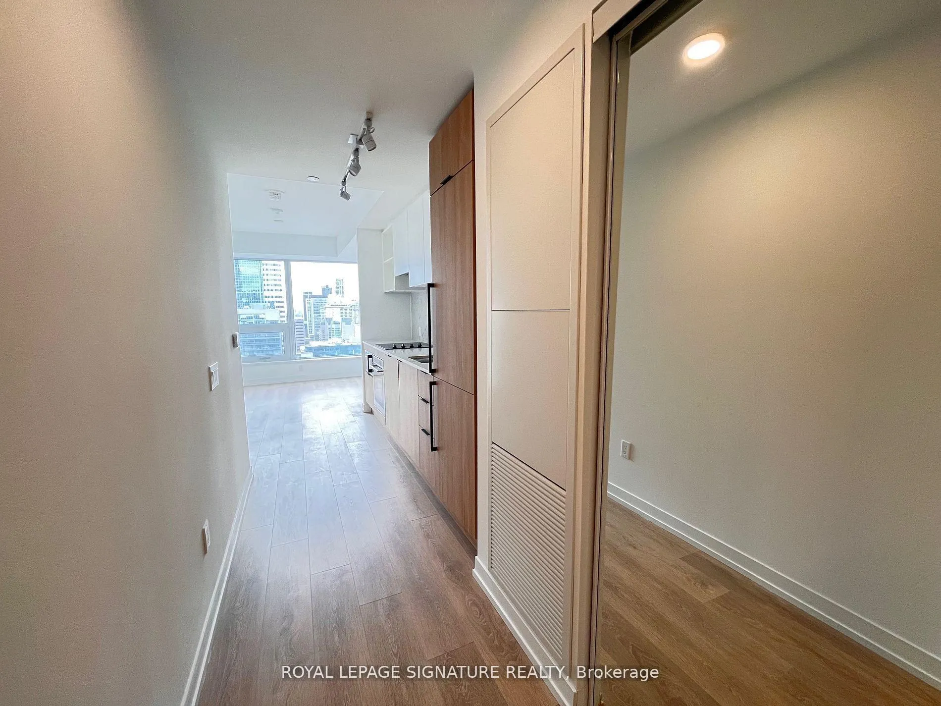 Photo 8 of Unit 2609, 82 Dalhousie Street, Toronto, Church-Yonge Corridor — HOMEH