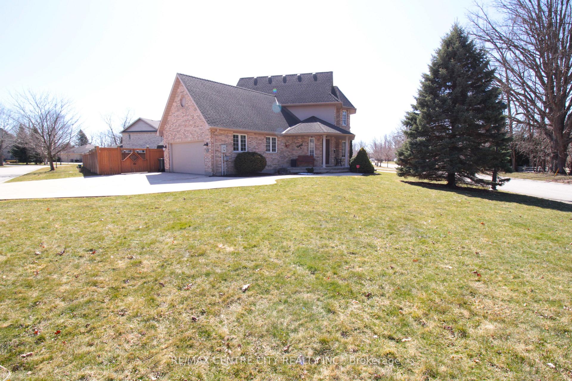 Photo 1 of 25 Symphony Court, Central Elgin, Lynhurst — HOMEH