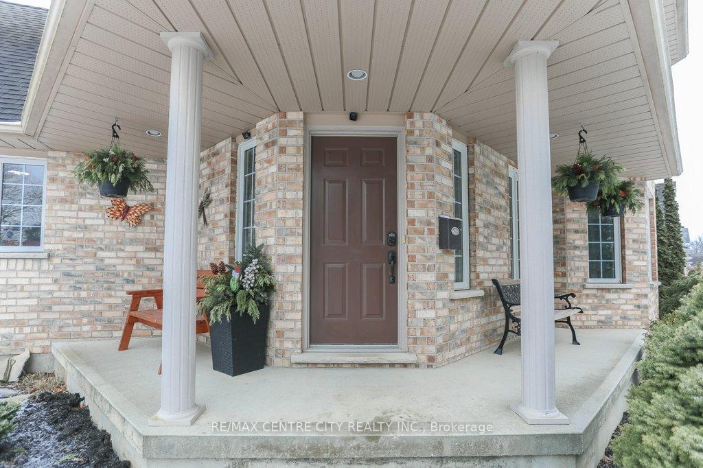 Photo 4 of 25 Symphony Court, Central Elgin, Lynhurst — HOMEH