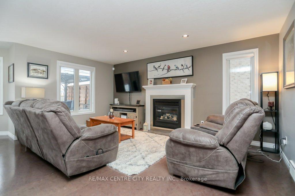 Photo 8 of 25 Symphony Court, Central Elgin, Lynhurst — HOMEH