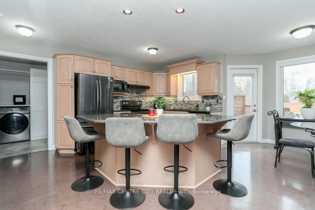 Photo 10 of 25 Symphony Court, Central Elgin, Lynhurst — HOMEH