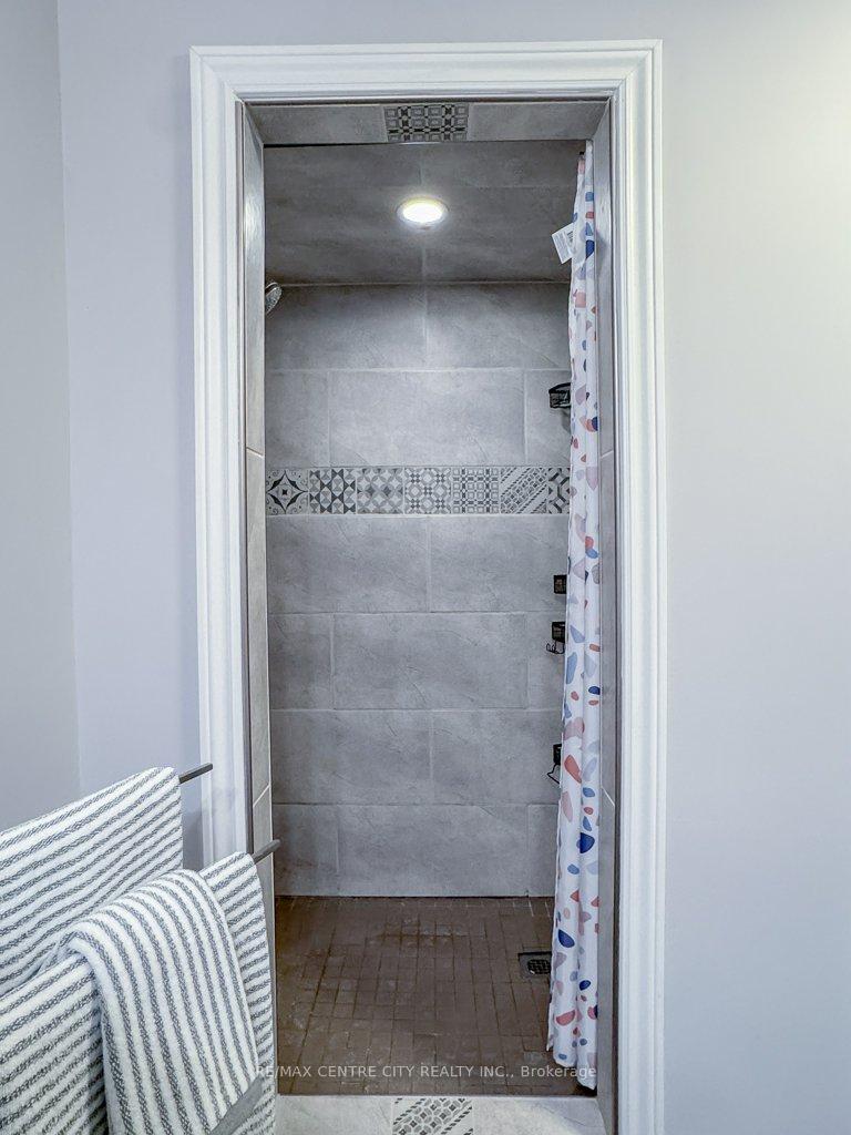 Photo 35 of 25 Symphony Court, Central Elgin, Lynhurst — HOMEH