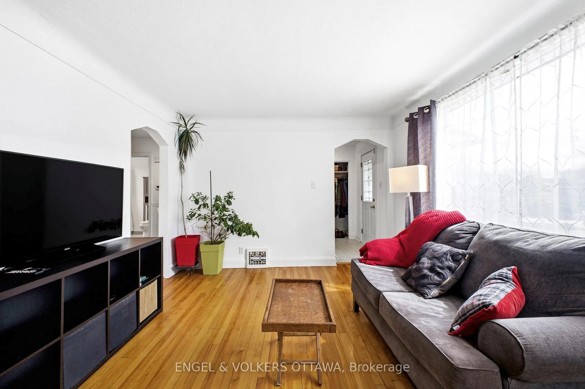 Photo 10 of 1223 Erie Avenue, Ottawa, Ridgemont — HOMEH