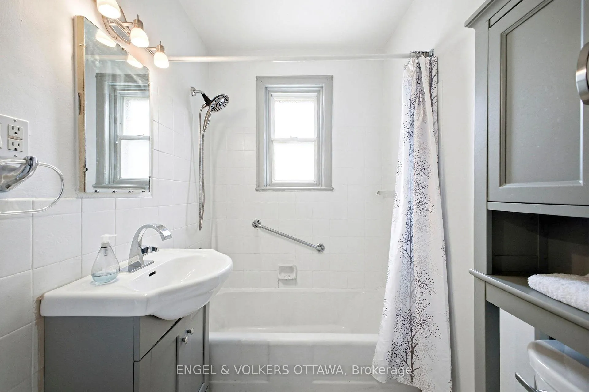 Photo 11 of 1223 Erie Avenue, Ottawa, Ridgemont — HOMEH